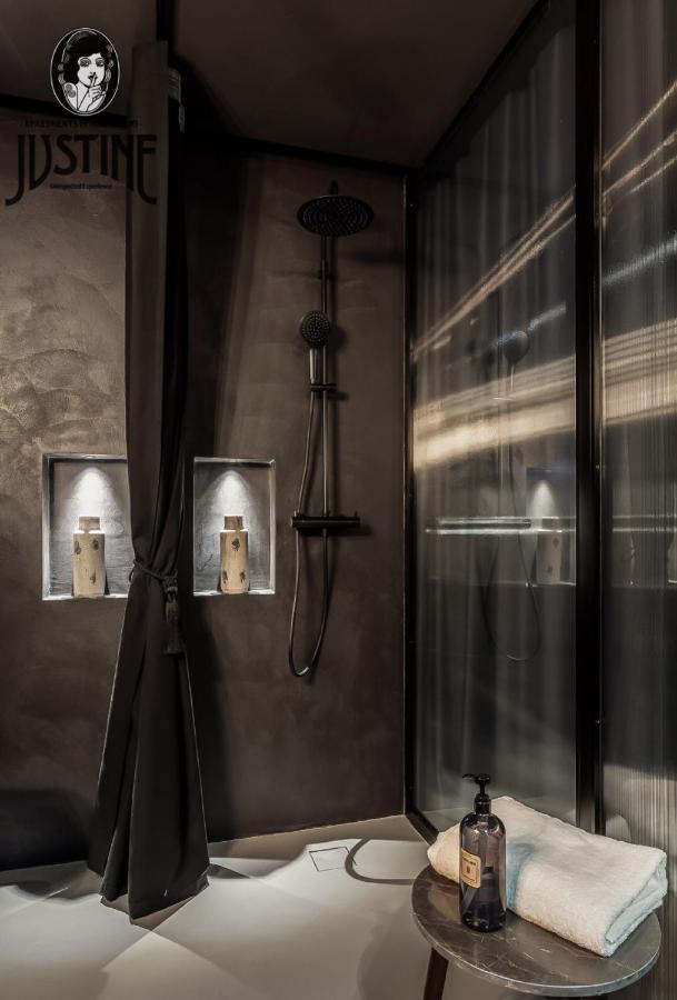 Suite Shibari By Justine Apartments Sobria Elegante Y Pecaminosa Apartamento Turistico En Madrid Rio Екстериор снимка