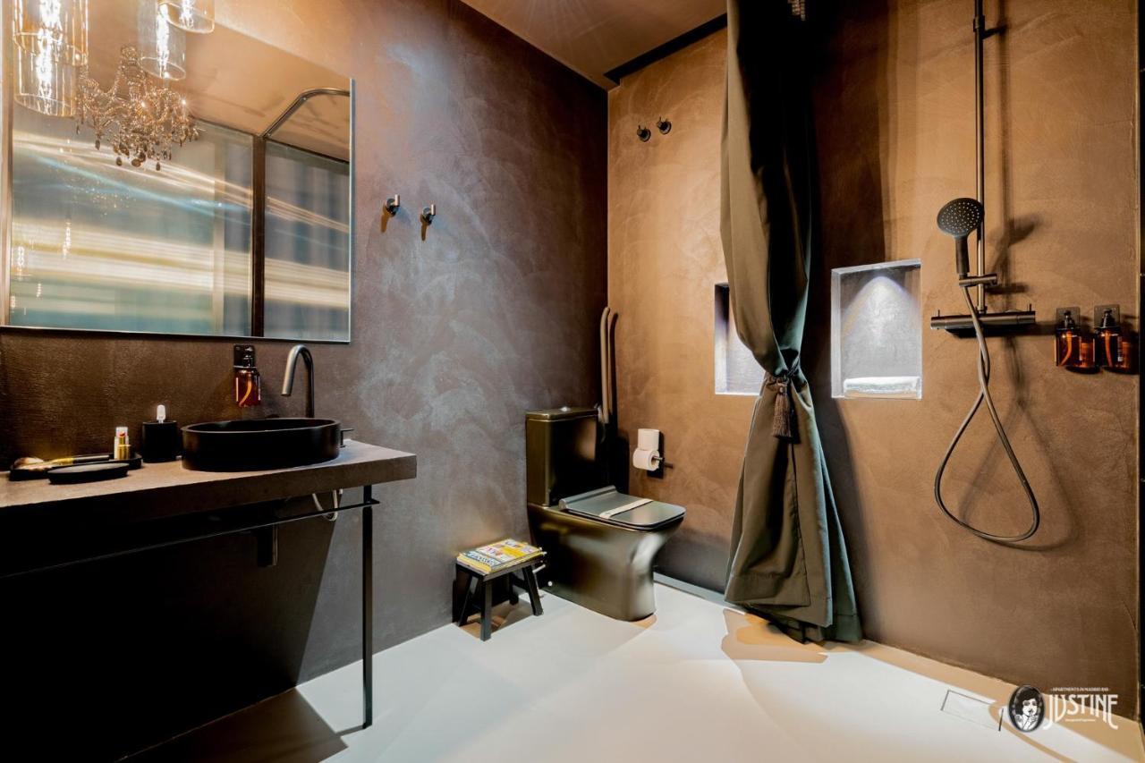Suite Shibari By Justine Apartments Sobria Elegante Y Pecaminosa Apartamento Turistico En Madrid Rio Екстериор снимка